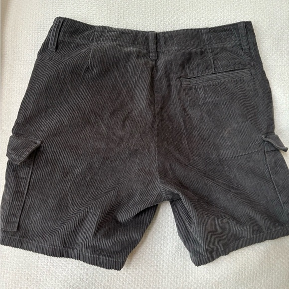 Corduroy grey cargo shorts men’s W32 from ASOS - Picture 3 of 4
